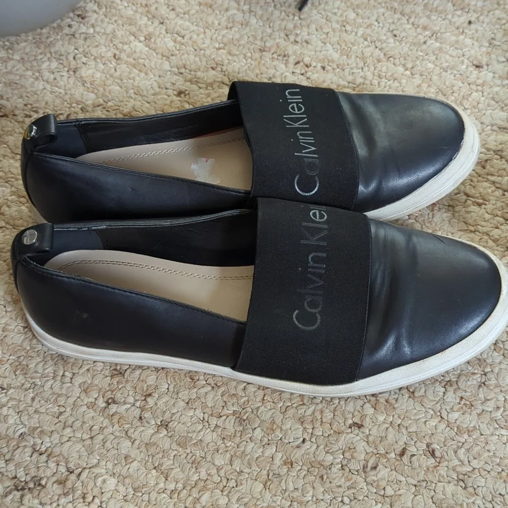 Calvin Klein Womens Flats Size 7.5 Black White Soles Business Casual Sneakers